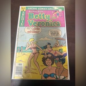 Archie Comics Betty and Veronica Comic Book - Pink/Yellow Cover